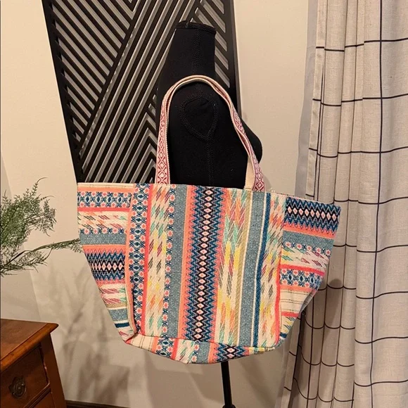 Colorful Fringe Tote Bag/ zipper pouch bundle - Picture 3 of 13